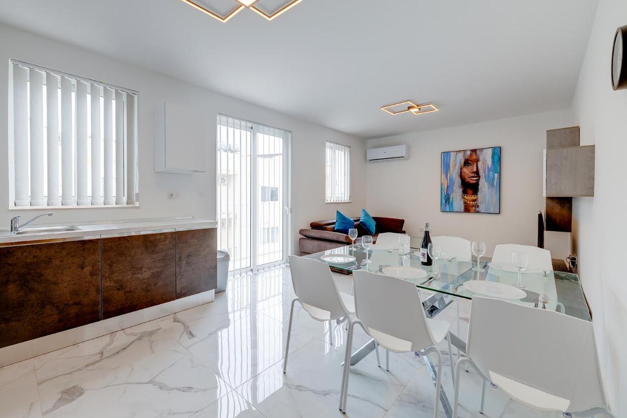 Stylish 2Br Apartment In Central St Julians Saint Julian's Εξωτερικό φωτογραφία