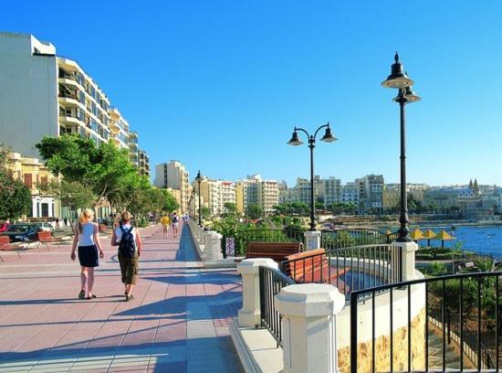 Stylish 2Br Apartment In Central St Julians Saint Julian's Εξωτερικό φωτογραφία