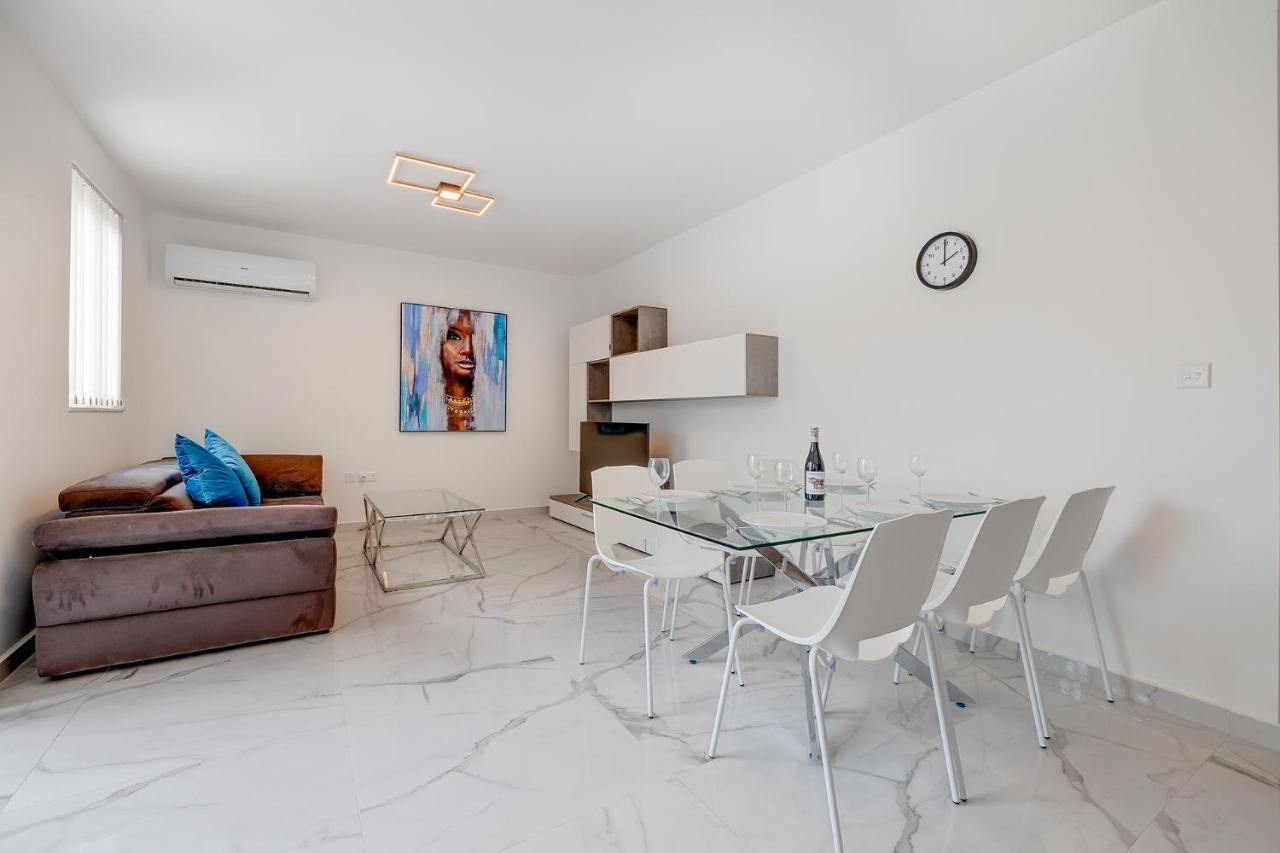 Stylish 2Br Apartment In Central St Julians Saint Julian's Εξωτερικό φωτογραφία