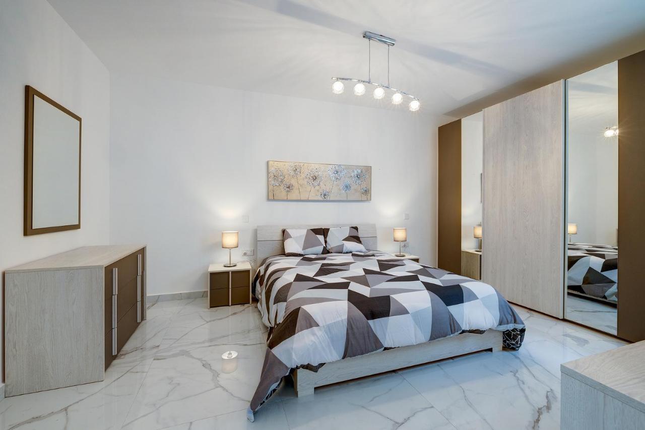 Stylish 2Br Apartment In Central St Julians Saint Julian's Εξωτερικό φωτογραφία