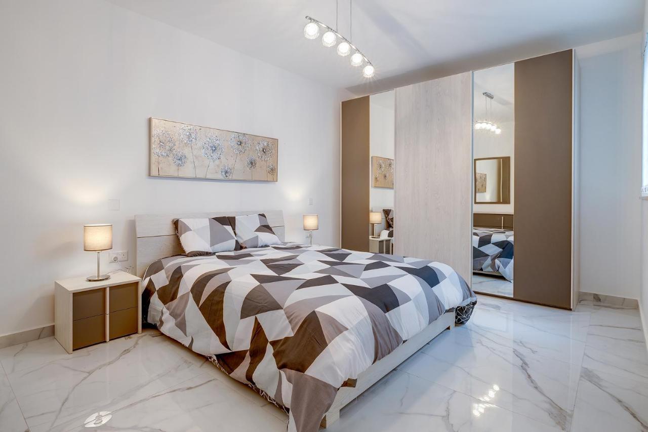 Stylish 2Br Apartment In Central St Julians Saint Julian's Εξωτερικό φωτογραφία